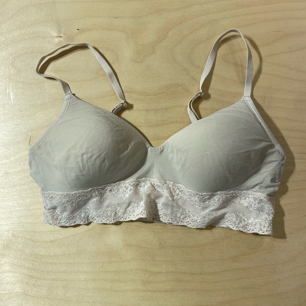 Natori Wireless Lace Trimmed Cream Bralette 32 C (NA)